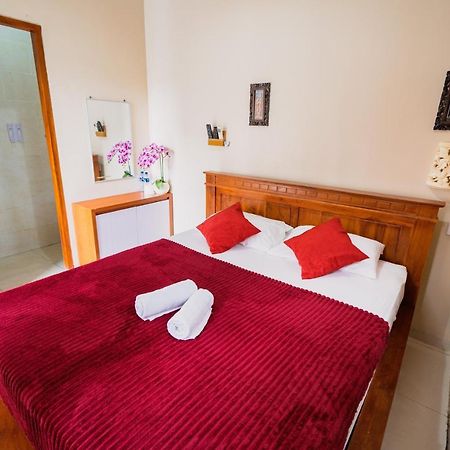 Guesthouse Cempaka Putih スミニャック エクステリア 写真