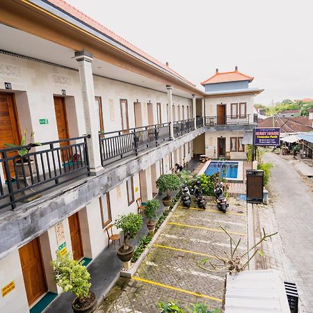 Guesthouse Cempaka Putih スミニャック エクステリア 写真