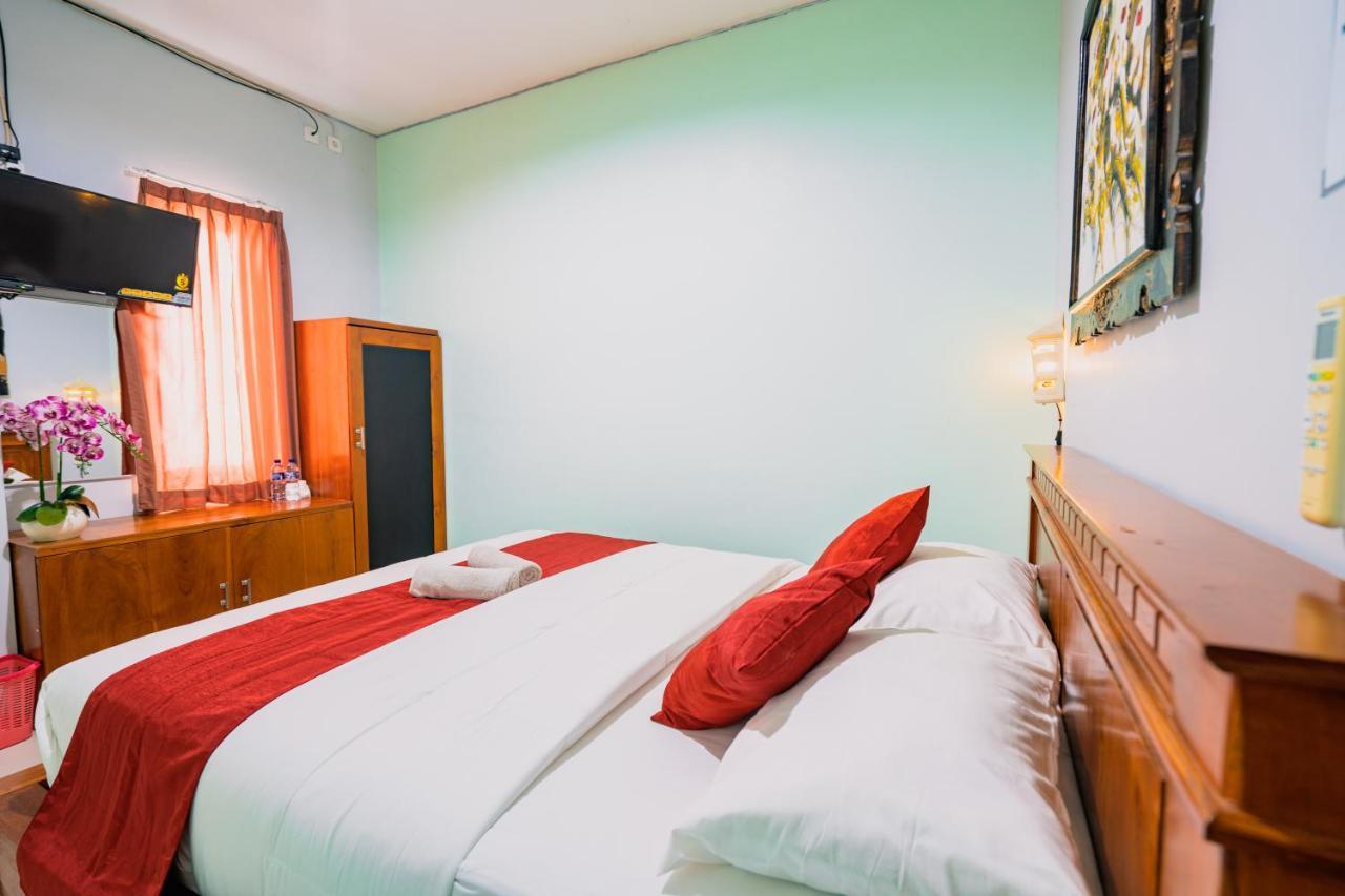Guesthouse Cempaka Putih スミニャック エクステリア 写真