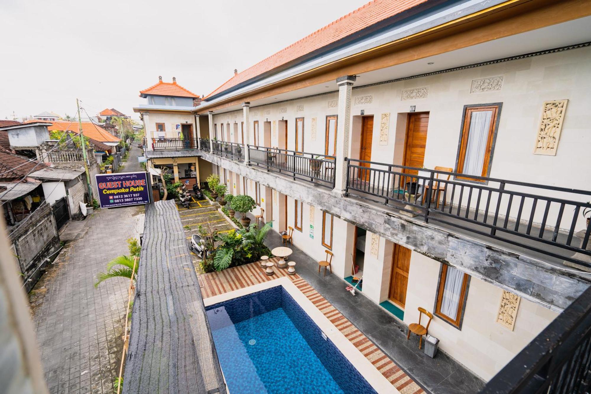 Guesthouse Cempaka Putih スミニャック エクステリア 写真