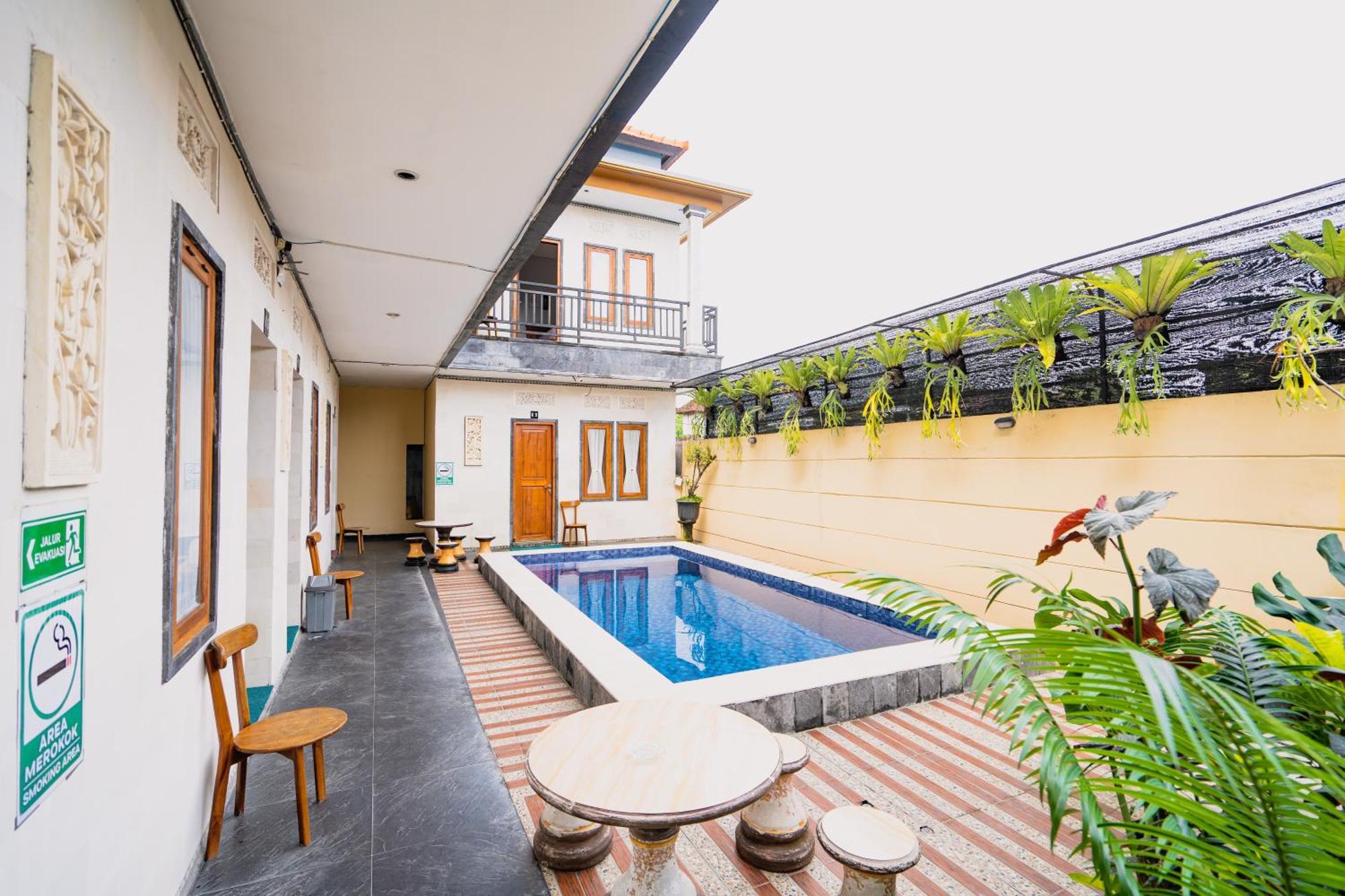 Guesthouse Cempaka Putih スミニャック エクステリア 写真