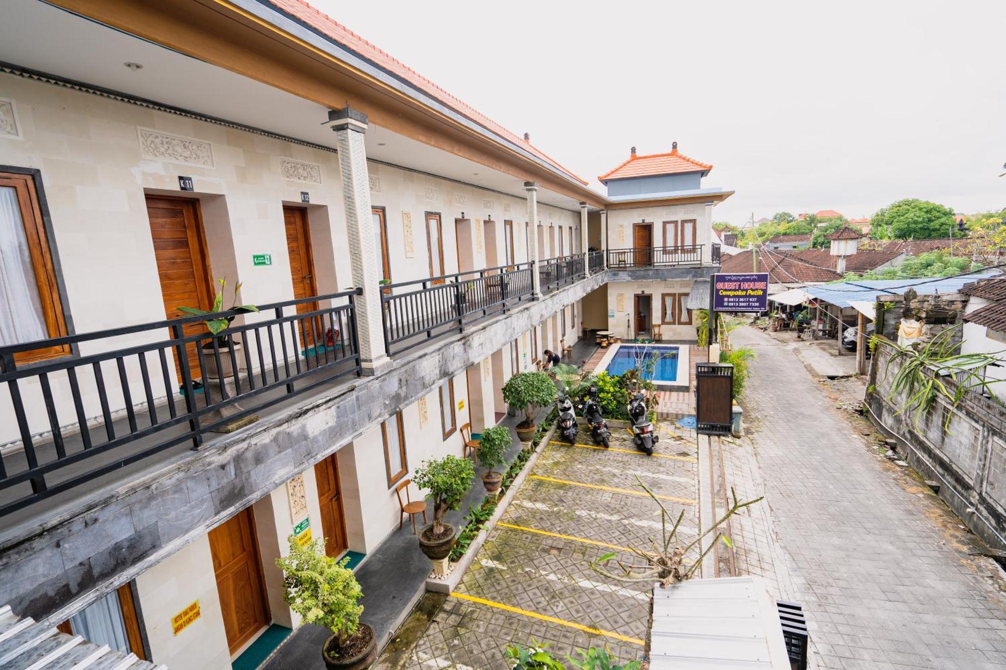Guesthouse Cempaka Putih スミニャック エクステリア 写真